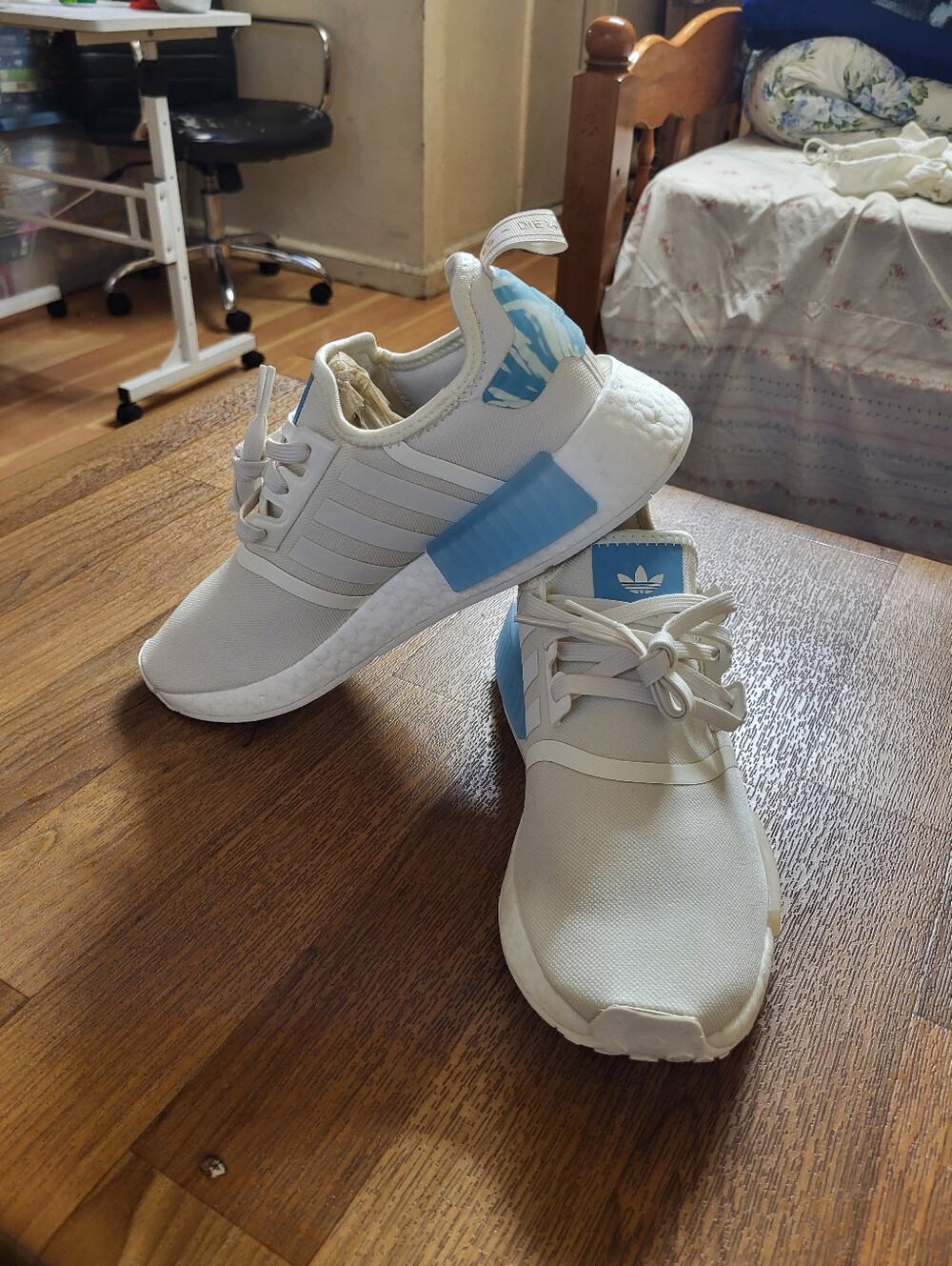 Adidas NMD_R1 W Off White Preloved Blue Halo Blue Women’s Size 7.5